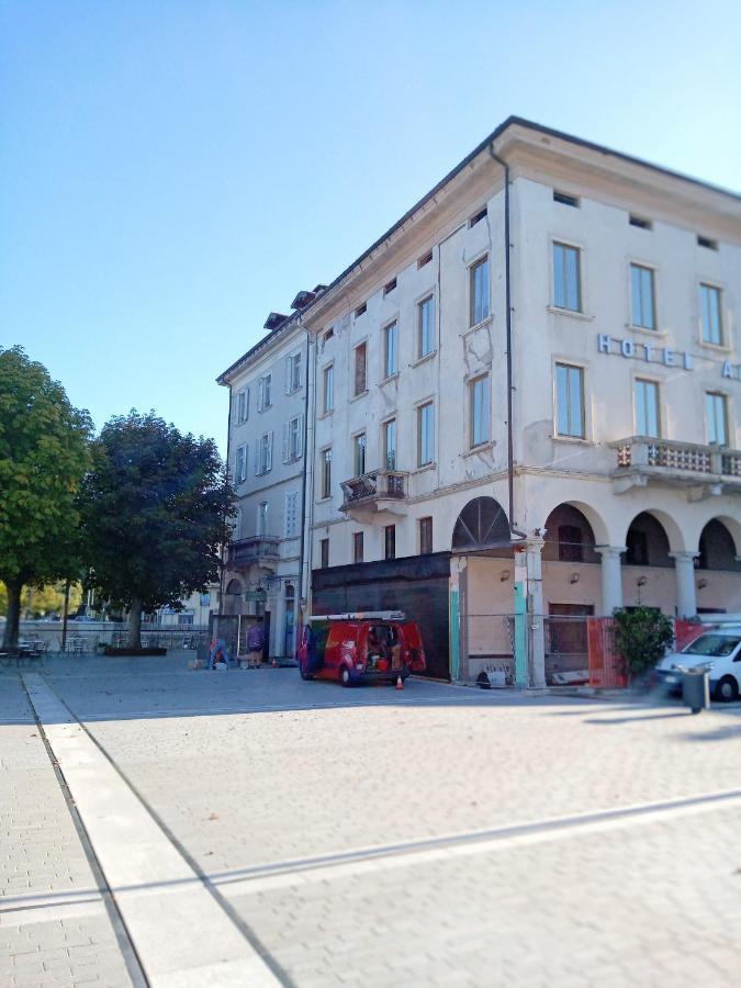 Апартаменты Palazzo Clerici Луино Экстерьер фото